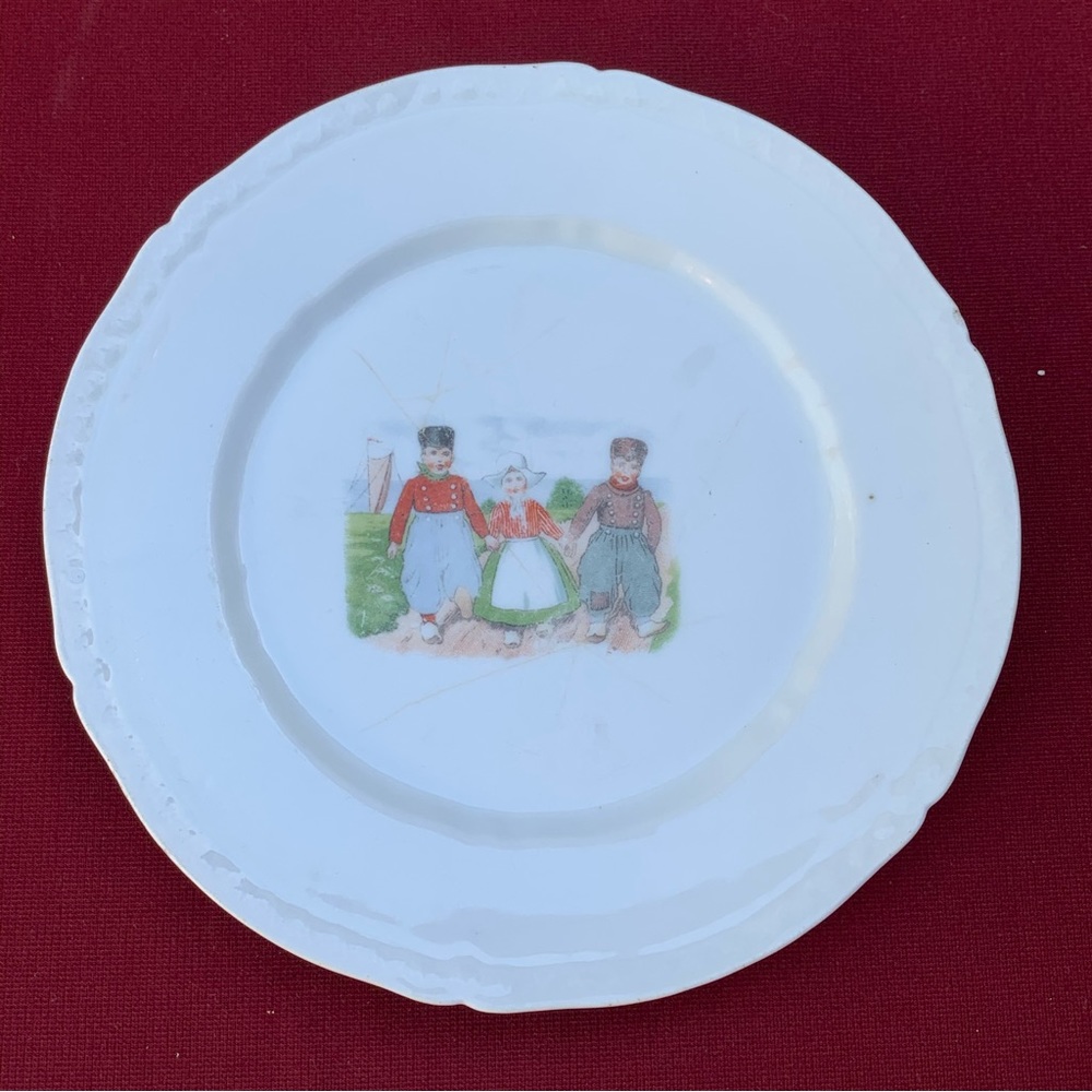 Vintage Ceramic Porcelain Plate Dish Children Scalloped Border Dutch European 8"